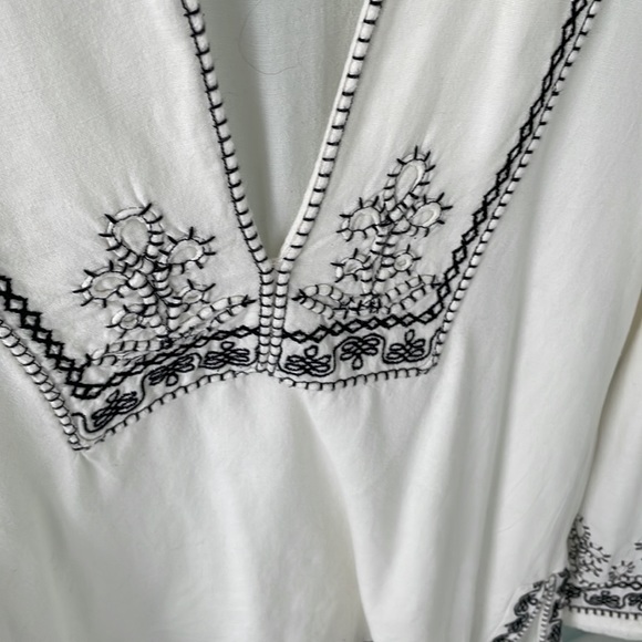 Zara size Medium embroidered tunic in great condition. - Picture 4 of 5